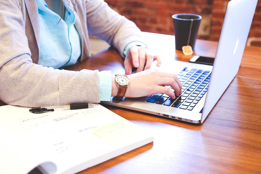Digital contract template with signature fields